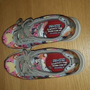 Skechers slip resistant work shoes Dogs Puppies cute